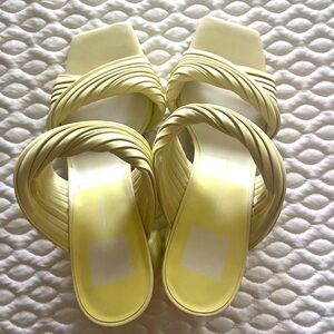 Dolce Vita Altin Stella Slip On Block Heels In Butter Yellow